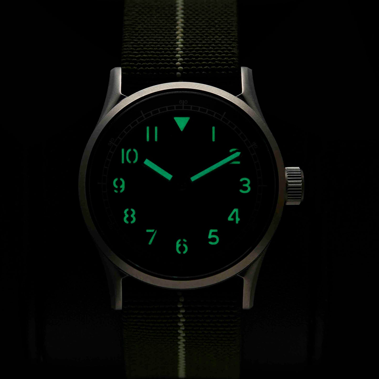 CLASSIC FIELD | Ref.31101 | BLACK | Supporting Veteran Mental Health Initiatives