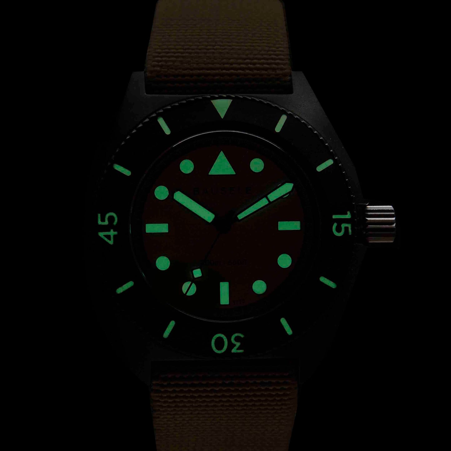 SYDNEY DIVER | SAND