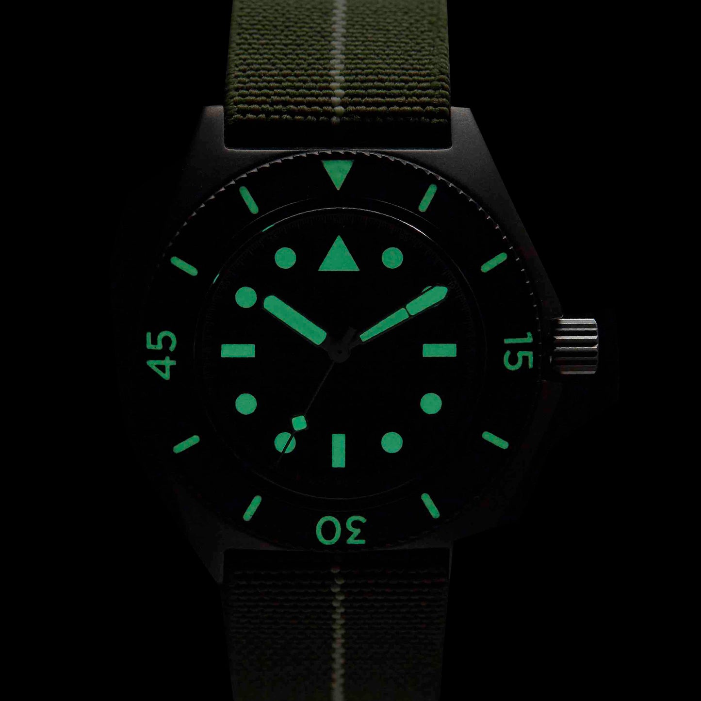 SYDNEY DIVER | Ref.34101 | BLACK | Supporting Veteran Mental Health Initiatives
